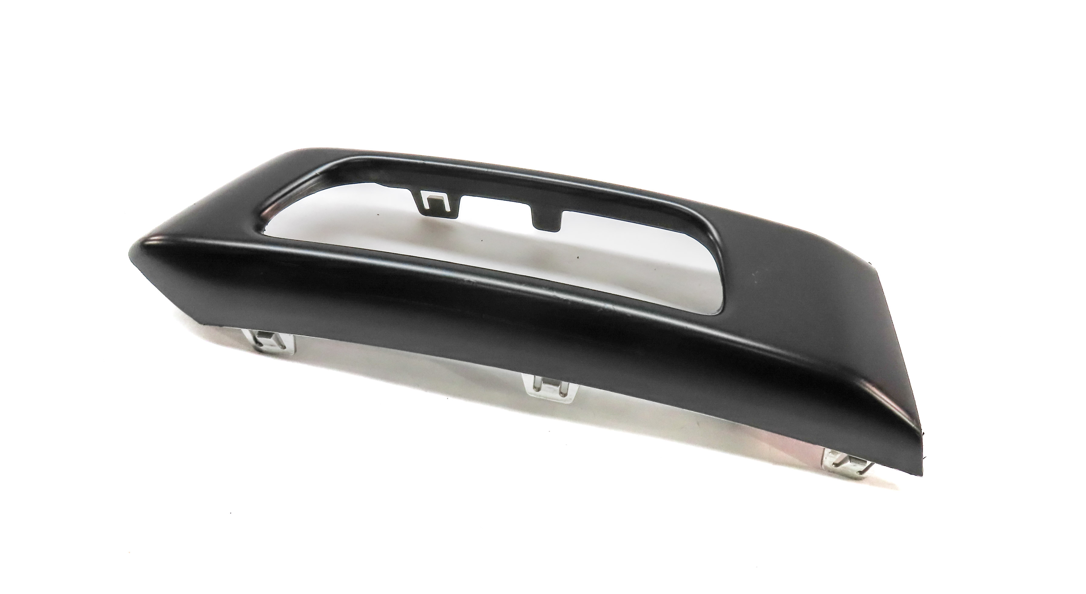 2015 LAND RANGE ROVER SPORT (L494) FRONT RIGHT PASSENGER FOG LIGHT TRIM GRILLE — exact item pictured